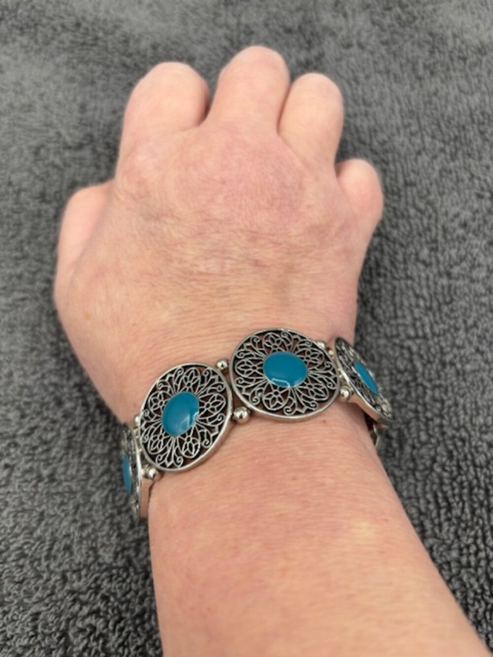 Paparazzi Painted Gardens Blue Bracelet.